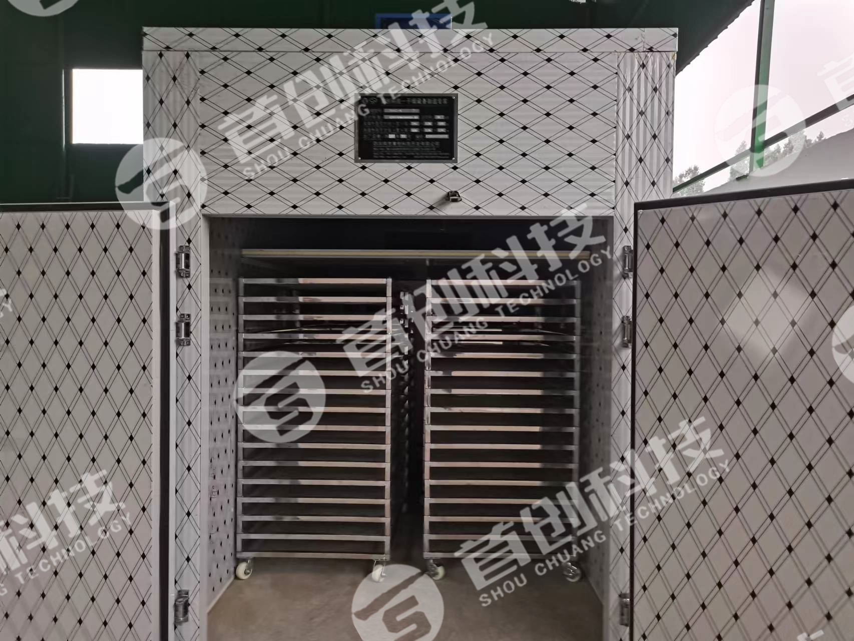 空氣能藥材烘干房.jpg 空氣能藥材烘干房.jpg