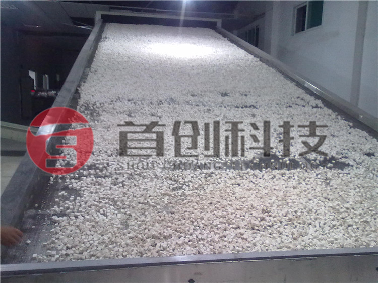 連續式土茯苓烘干機廠(chǎng)家.jpg 連續式土茯苓烘干機廠(chǎng)家.jpg