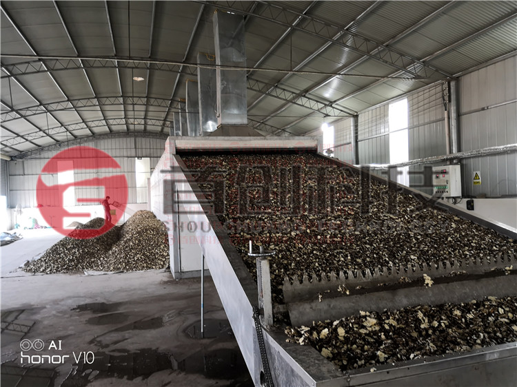 大型專(zhuān)業(yè)玉米干燥機.jpg 大型專(zhuān)業(yè)玉米干燥機.jpg